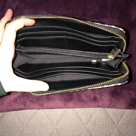 Wallet - Picture 3 of 4